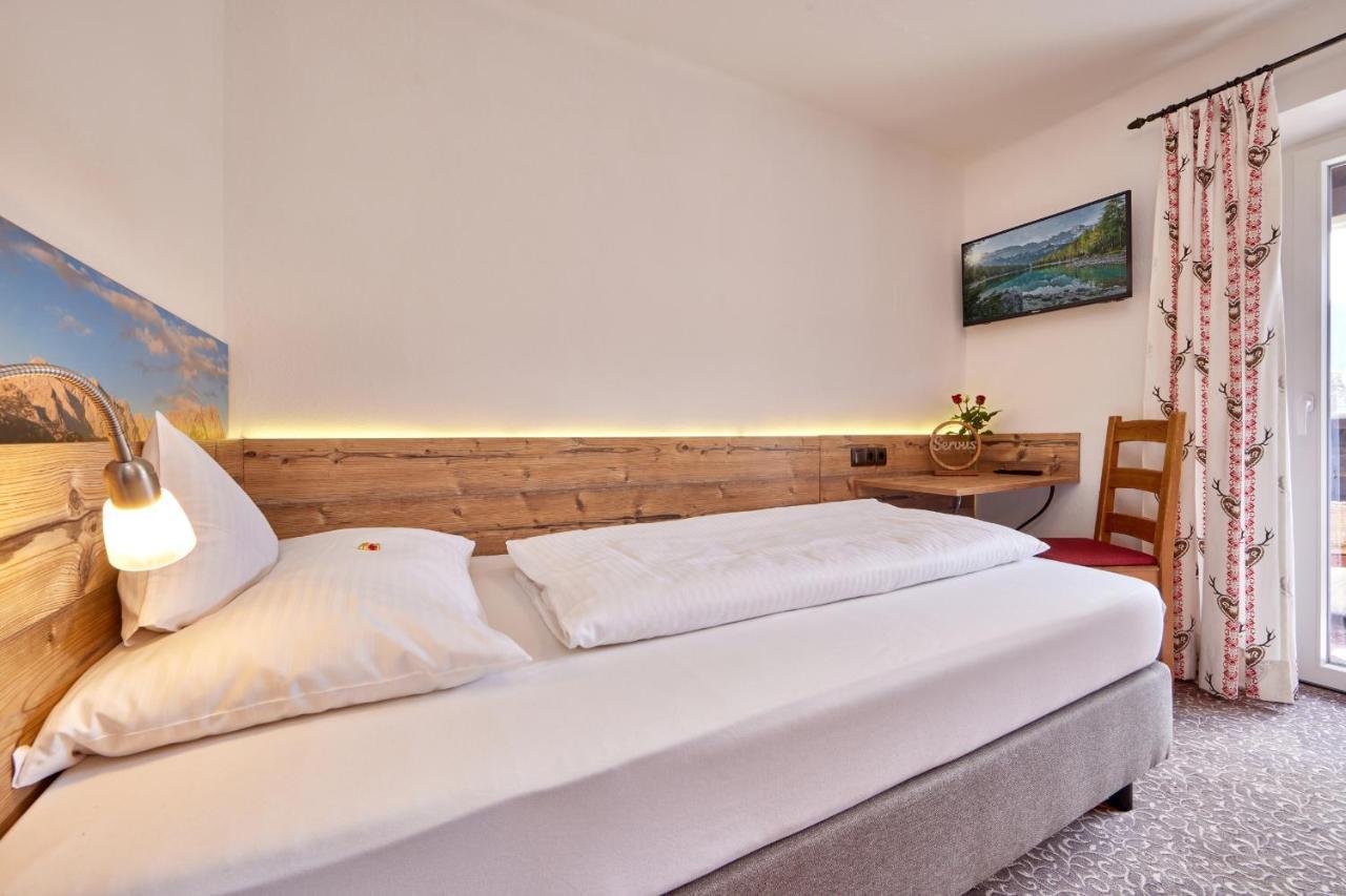 Gaestehaus Angela Garmisch-Partenkirchen Ngoại thất bức ảnh